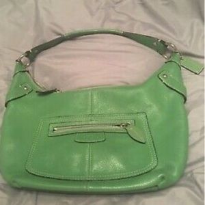 COACH Kelly green leather medium purse gently used